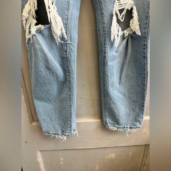 90s Women’s High Rise - Light Wash - Picture 5 of 6